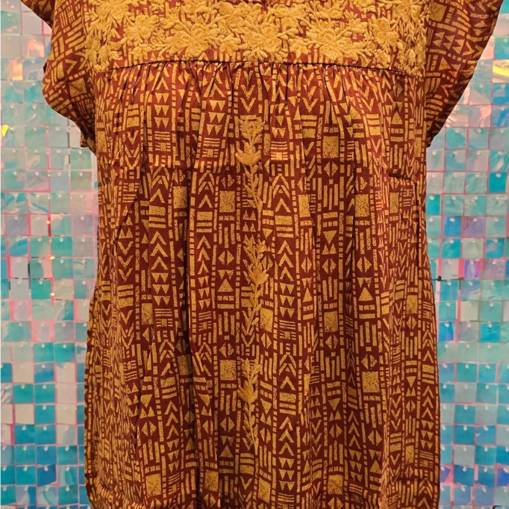 FLUTTER SLEEVE TOP